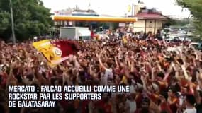 Mercato : Falcao accueilli comme une rockstar par les supporters de Galatasaray