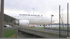 Air France: la justice demande aux pilotes d'appliquer la totalité du précédent plan