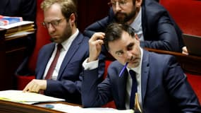 Le ministre de l'Economie Antoine Armand (g) et le ministre du Budget Laurent Saint-Martin assistent à une séance de débat sur le projet de budget 2025 à l'Assemblée nationale, à Paris, le 22 octobre 2024