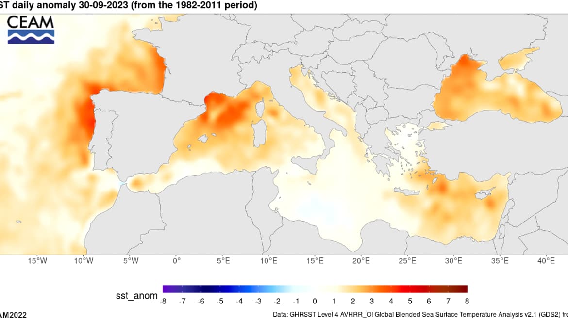 Carte indiquant les écarts de température des eaux en surface en Méditerranée en date du 30 septembre 2023, comparé à la période 1982-2011