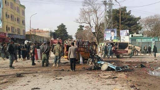 Vue d'une rue de Maimanah, la capitale d ela province de Faryab, après une attaque-suicide, le 18 mars 2014