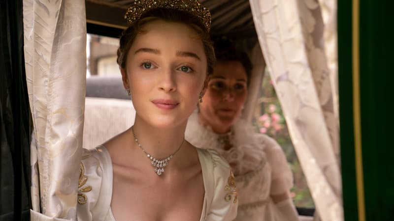 L'actrice Phoebe Dynevor dans la série "La Chronique de Brigderton" sur Netflix.