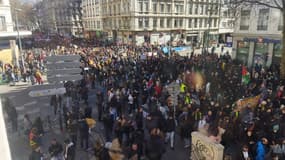 Les manifestants à Lyon ce 15 mars contre la réforme des retraites.