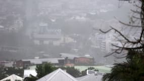 Les fortes pluies et rafales de vent lors du passage du cyclone Belal, à La Possession, sur l'île de La Réunion, le 15 janvier 2024.