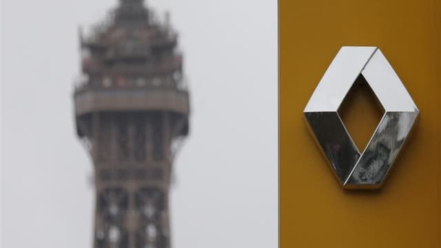 Arnaud Montebourg a assuré jeudi qu'il était impossible que Renault menace de fermer des sites en France dans le cadre des négociations en cours sur un plan de compétitivité avec ses syndicats, ayant pris des engagements contraires auprès du gouvernement.
