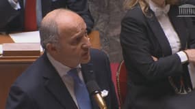 Laurent Fabius a annoncé qu'une "équipe spécialisée" française était à la diposition du Nigeria our retrouver les jeunes filles enlevées par Boko Haram.