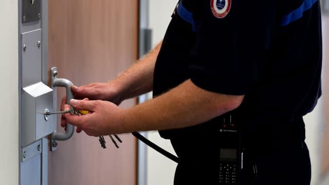 Les syndicats dénoncent une absence de reconnaissance du métier de surveillant.