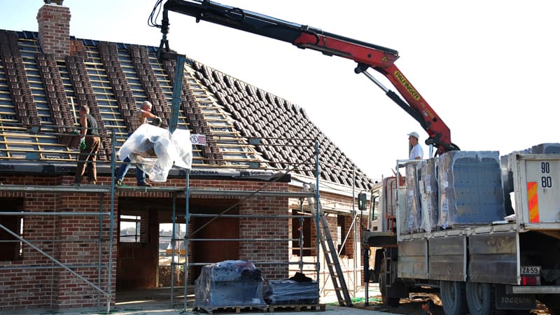 Les maisons devaient être terminées en mars 2009.