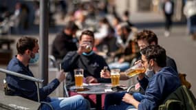 Retour des Suisses en terrasse à Lausanne, le 19 avril 2021