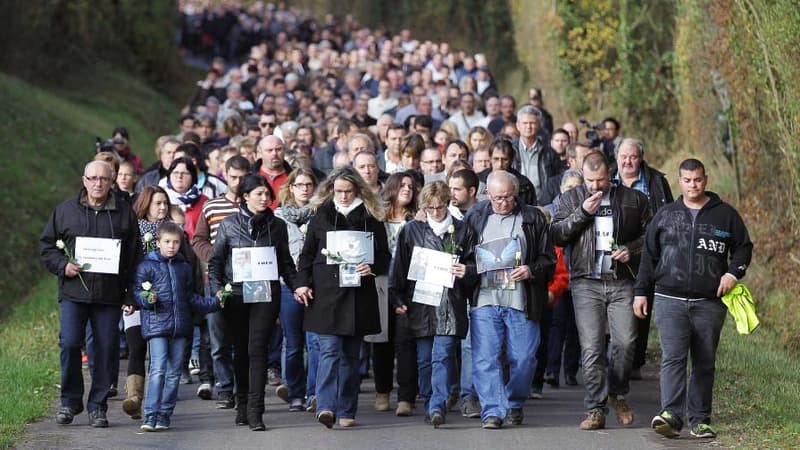 Marche blanche en mémoire du routier et de son fils mort dans l'accident routier de Puisseguin le 7 novembre 2015.