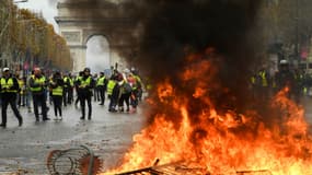 Les Champs-Elysées dévastés le 24 novembre 2018 - BERTRAND GUAY / AFP