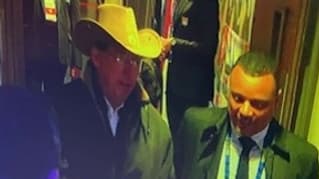 John Textor avec un chapeau de cowboy lors d'OL-PSG, le 23 février 2025 en Ligue 1