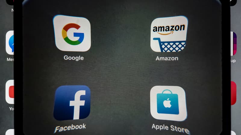 Sundar Pichai (Alphabet, maison mère de Google), Tim Cook (Apple), Mark Zuckerberg (Facebook) et Jeff Bezos (Amazon) répondront aux questions d'une commission parlementaire