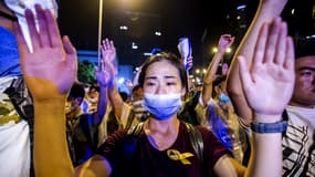 A Hong Kong, des milliers de manifestants réclament davantage de libertés.