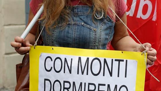 Dans les rues de Rome. Deux des principaux syndicats italiens ont appelé à une grève de 24 heures vendredi dans la fonction publique pour protester contre les coupes budgétaires mises en oeuvre par le gouvernement de Mario Monti. /Photo prise le 28 septem