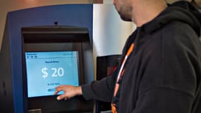 Les distributeurs de bitcoin, déjà disponibles dans plusieurs villes, fonctionnent principalement grâce à des applications mobile.