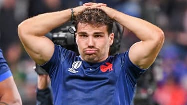 Antoine Dupont en larmes après la défaite de la France au Mondial 2023