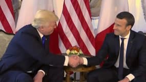 Trump-Macron: de la "bromance" au bras de fer
