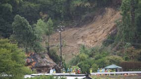 Des secouristes sur le site du glissement de terrain à Gamagori, au Japon, le mercredi 28 août 2024