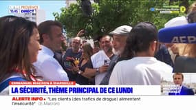Marseille: Emmanuel Macron échange avec les habitants du quartier des Campanules 