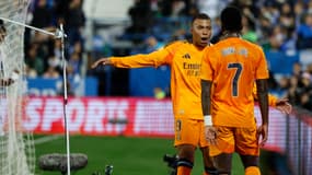 Kylian Mbappé célèbre son but avec Vinicius lors du match Léganès-Real Madrid (0-3, Liga), le 24 novembre 2024