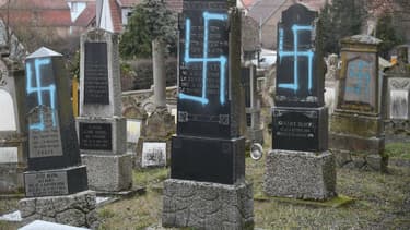 Une centaine de tombes ont été profanées au cimetière juif de Quatzenheim.