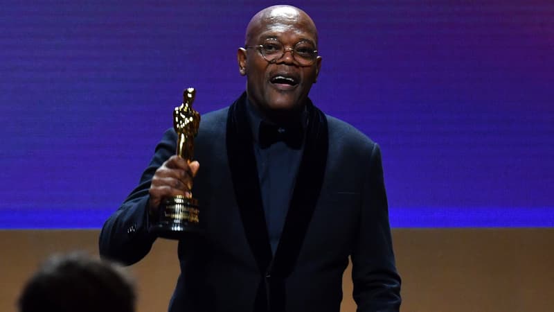 Samuel L. Jackson avec son Oscar d'honneur le 25 mars 2022