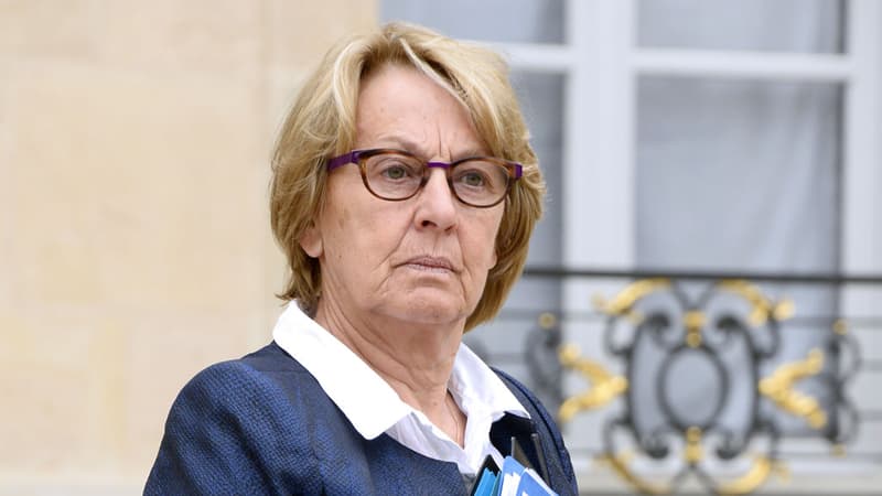 Marylise Lebranchu assiste "désolée" aux tensions qui règnent au PS. 