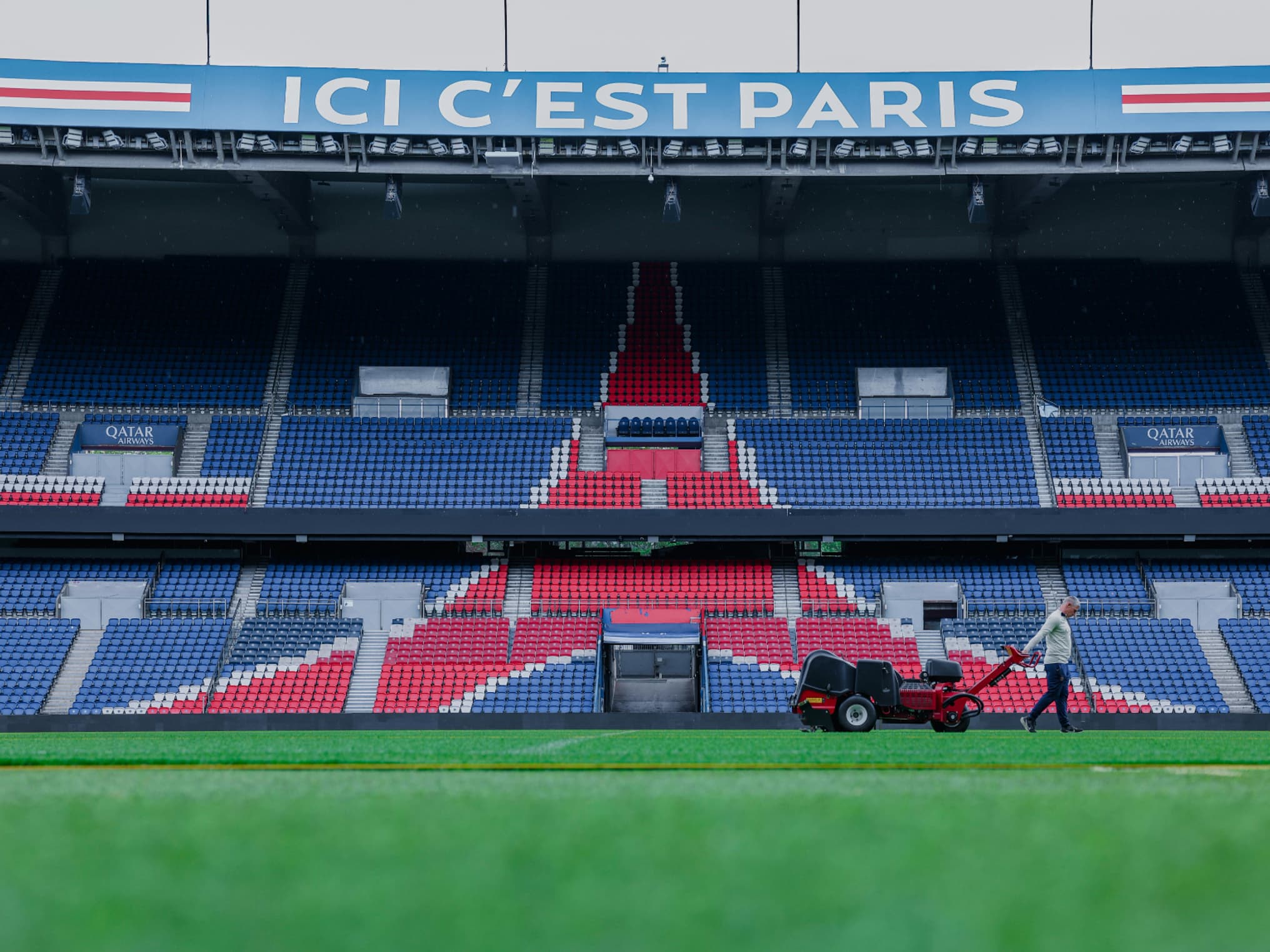 Le Paris Saint-Germain devient le premier club de foot au monde à intégrer  le bitcoin à sa trésorerie