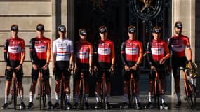L'équipe Ineos Grenadiers au départ du Tour de France, le 3 juillet 2025