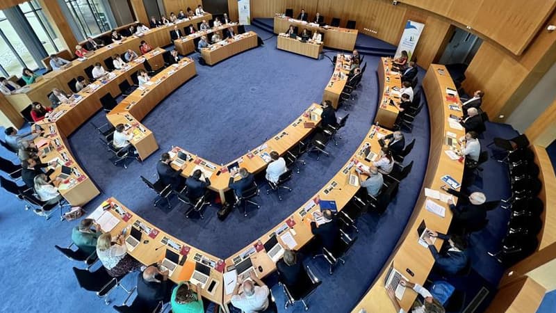 Le conseil départemental de Charente-Maritime en session. 