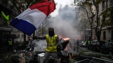Le gouvernement appelle les gilets jaunes à suspendre les manifestations alors que le plan vigipirate est passé en "urgence attentat".
