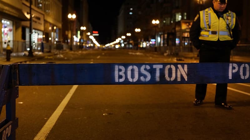 Le jour du Patriots Day et le choix d'un des berceaux de la révolution américains font peser les soupçons sur l'extrême droite, mais le mode opération est proche de celui d'Al Qaïda.