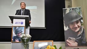 Fabrice Fries, président de l'AFP, rend hommage à Arman Soldin, à Kiev le 15 mai 2023