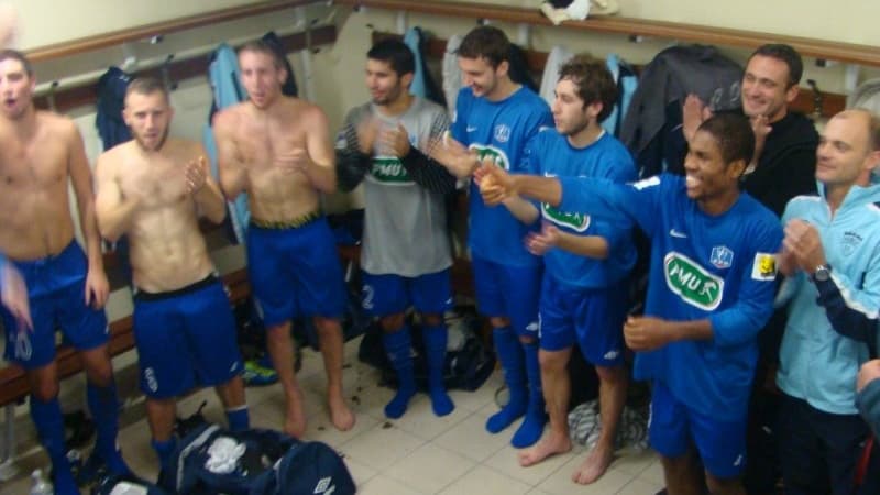 Les joueurs de Sablé dans le vestiaire