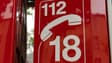 Les numéros d'urgence sur un fourgon des pompiers (image d'illustration)