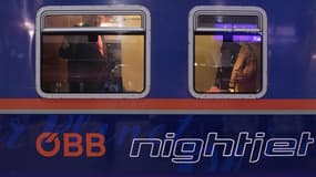 Un train de nuit à destination de Bruxelles avant son départ le 19 janvier 2020 après l'inauguration de la nouvelle liaison ferroviaire de nuit de Vienne à Bruxelles.