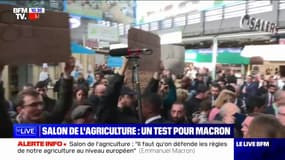 Emmanuel Macron interpellé sur la réforme des retraites au Salon de l'agriculture