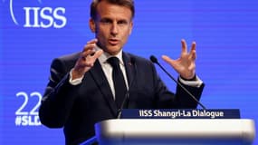 Le président français Emmanuel Macron prononce un discours à l'ouverture du Shangri-La Dialogue Summit à Singapour, le 30 mai 2025