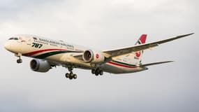 Un Boeing 787 de la compagnie aérienne Biman Bangladesh Airlines atterrit à l'aéroport Heathrow de Londres, au Royaume-Uni, le 28 octobre 2020 (photo d'illustration).