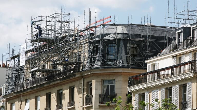Un immeuble en travaux à Paris