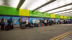 A l'aéroport de Manchester ce mercredi, les files d'attente s'étendent jusqu'à l'extérieur. (Photo d'Illustration) 