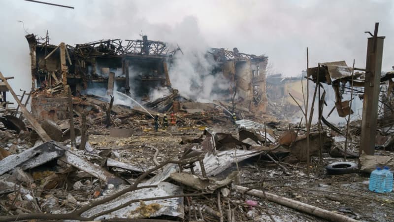 Dnipro bombardée, 2,5 millions de réfugiés: la situation au seizième jour de la guerre en Ukraine