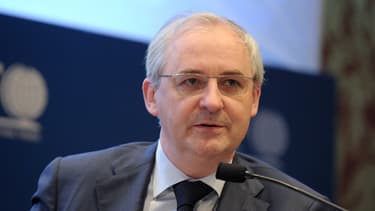 L'actuel président du directoire du groupe BPCE, François Pérol, était secrétaire général adjoint de l'Elysée quand il a été nommé à ce poste.