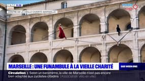 Marseille: à l'occasion de l'Entre2 Biac, une funambule coupe le souffle des spectateurs à la Vielle Charité