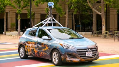 Une voiture Google Street View