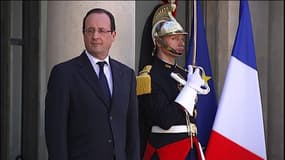 Le chef de l'Etat a convoqué dans la matinée à l'Elysée l'ambassadeur d'Egypte à Paris le 15 août 201.