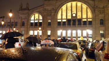 Pour payer par carte, Taxis Bleus rappelle que le mieux est d'utiliser son appli qui permet le débit automatique.