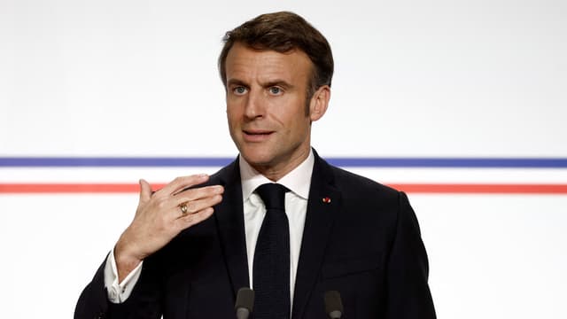 Emmanuel Macron a tenu une conférence de presse ce dimanche, en marge d'un déplacement en France du chancelier allemand Olaf Scholz.