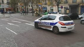 La police peine à mettre la main sur le tireur de Paris, en fuite depuis vendredi.